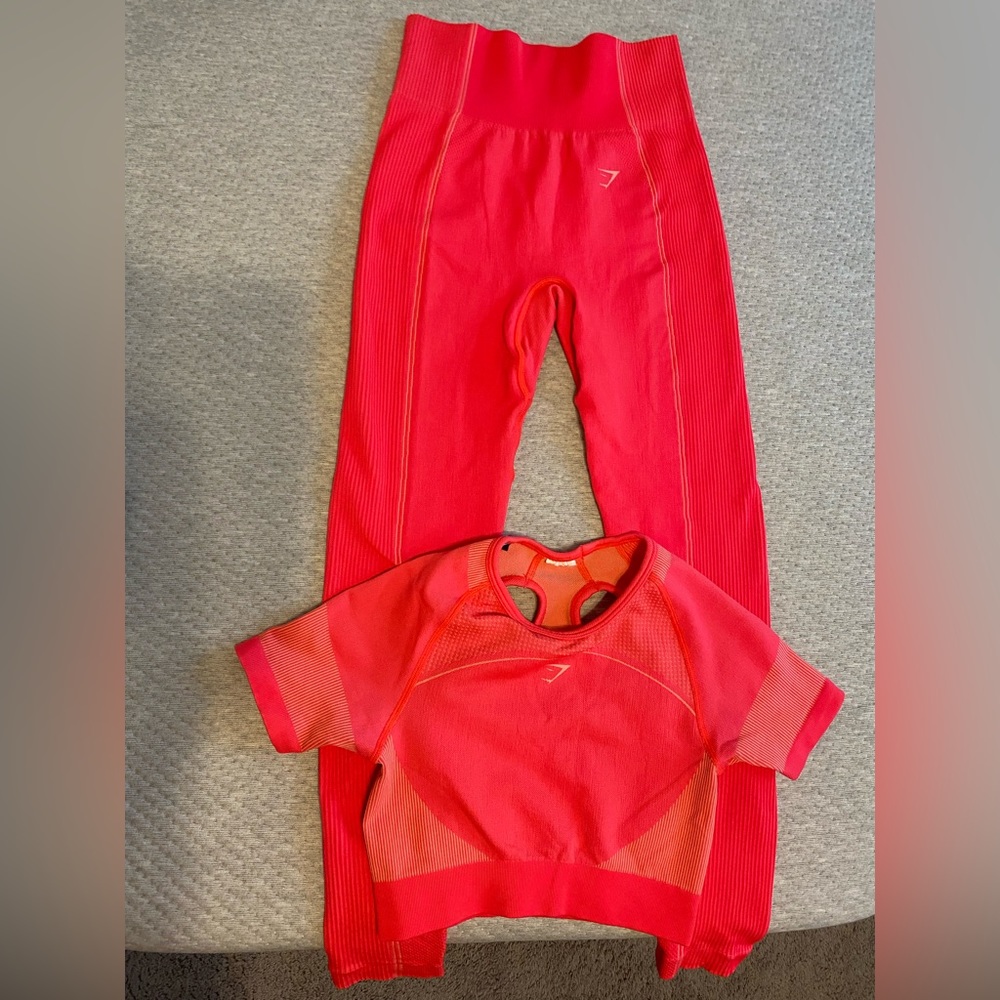 Gymshark ultra seamless legging and crop top set in hot pink. Size M.
